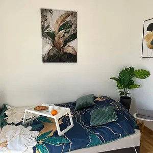 Apartament Sloneczny Na Zoliborzu Dla 2 Osob Przy Arkadii, Warszawa